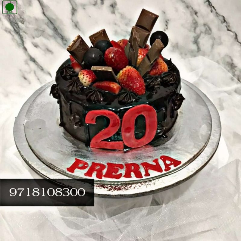 Strawberries on Chocolate Cake, dark chocolate cake with strawberry filling