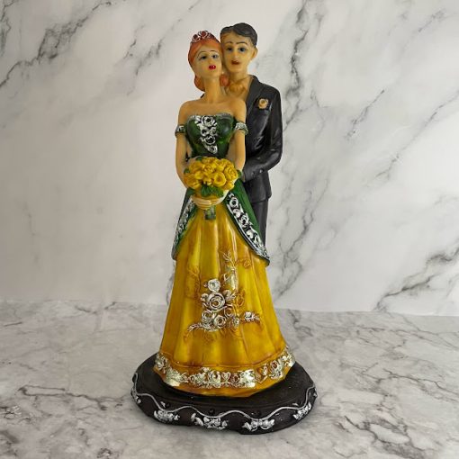 Loving Couple Figurine For Décor And Gift
