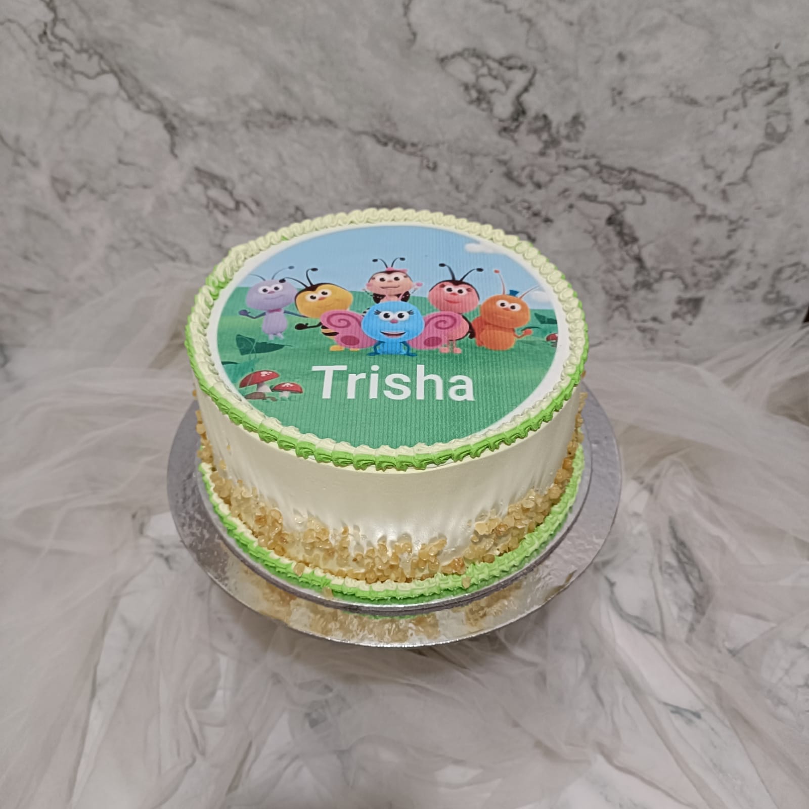 Write Name On Birthday Cake Pic Wrapped By Ribbon