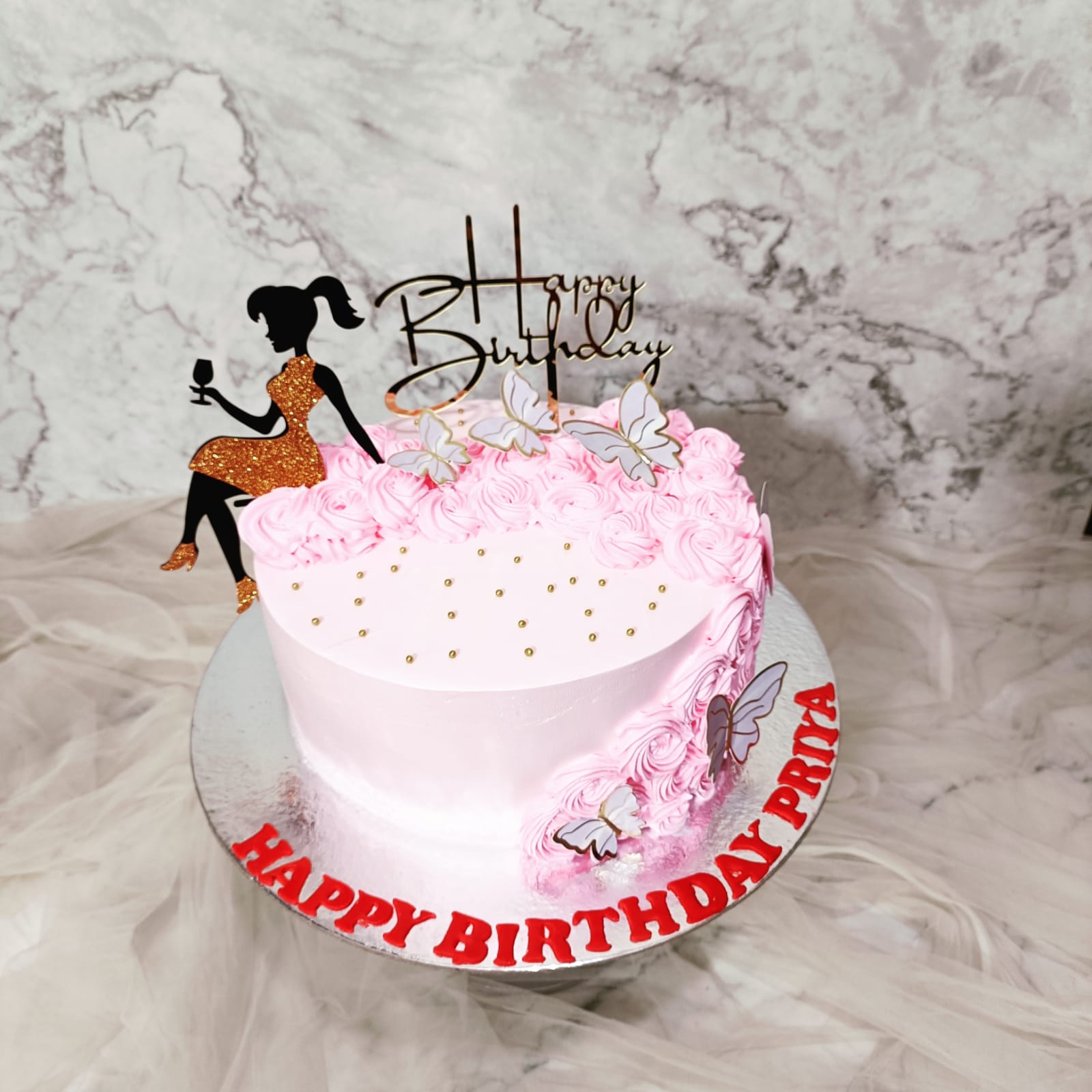 Order Simple Design Online Cakes in Kolkata- Cakes and Bakes