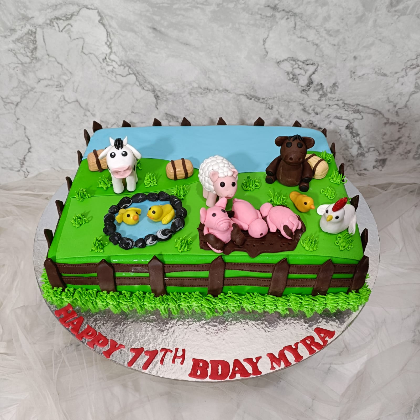 Minimal Animal Cake – Creme Castle