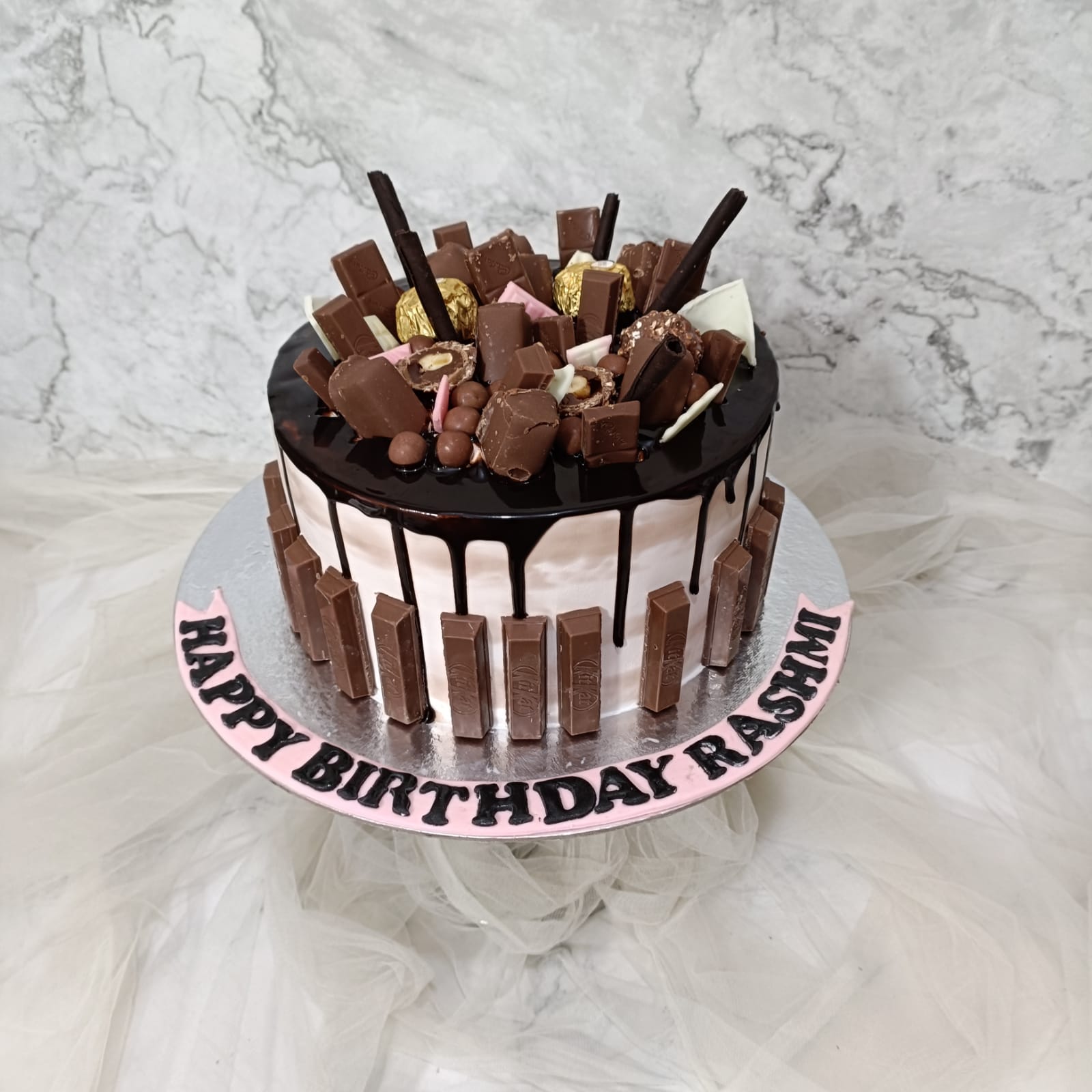 Order Online Hearty Choco Kitkat Cake | Blissmygift