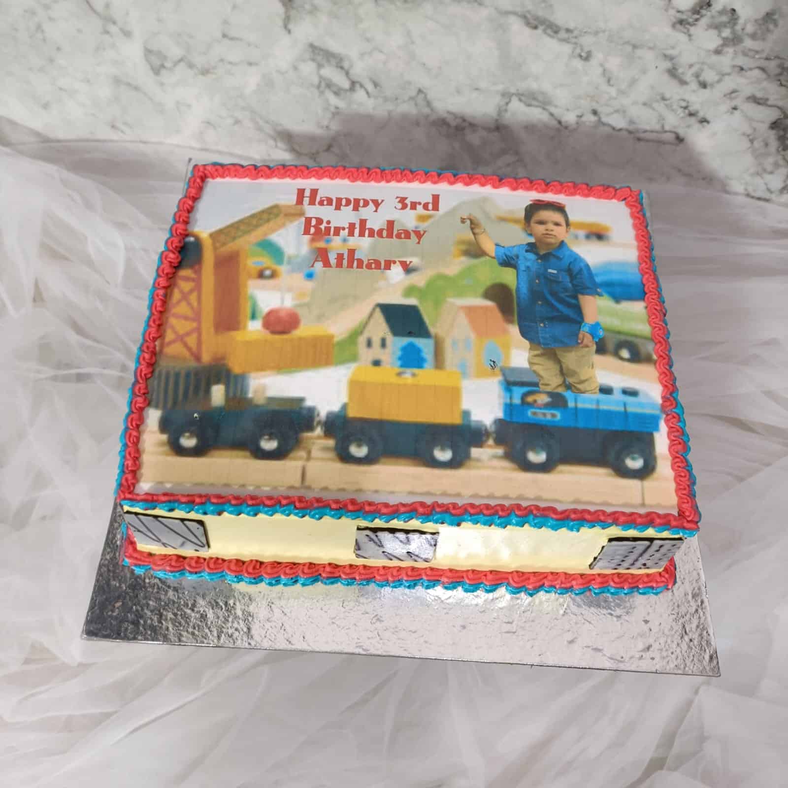 Train Cake | A small Birthday cake for a boy who loves his t… | Flickr-nextbuild.com.vn