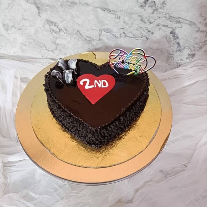 Choco Chips Heart Cake