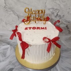 Red Vintage Ribbon Cake